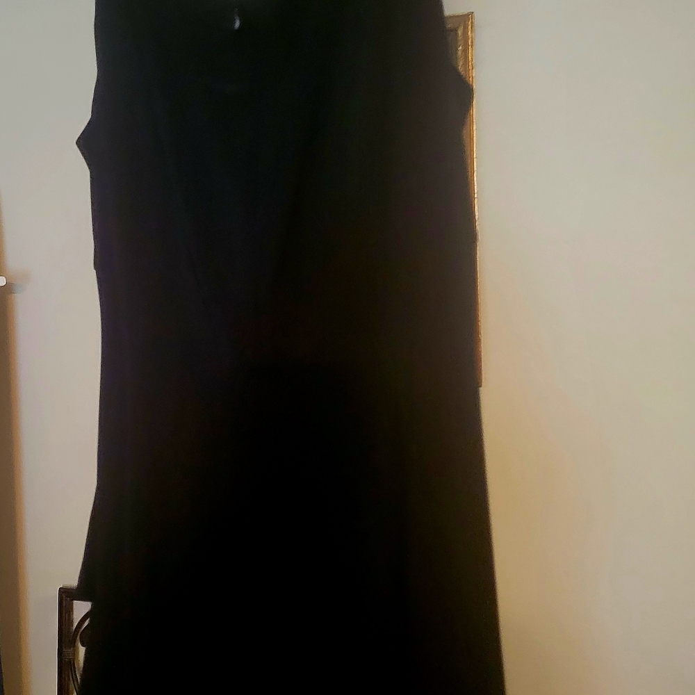 Chic Black Sleeveless Sheath Dress for Night Out
